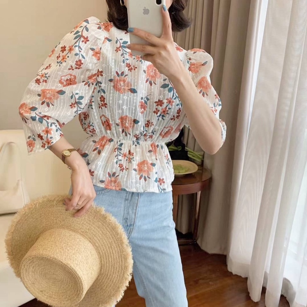 NWT The Dot Floral Print Top Size Medium Summery